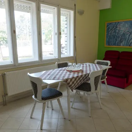 Διαμέρισμα Mueller's 1 *