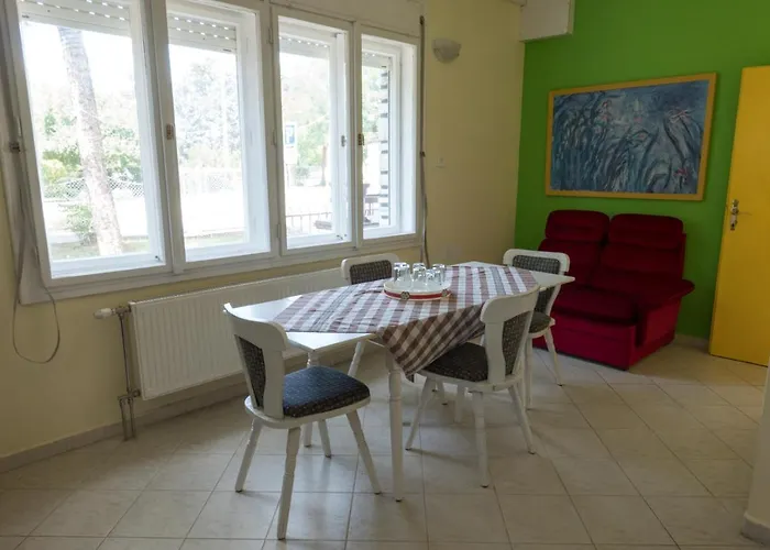 アパート Mueller's 1 *