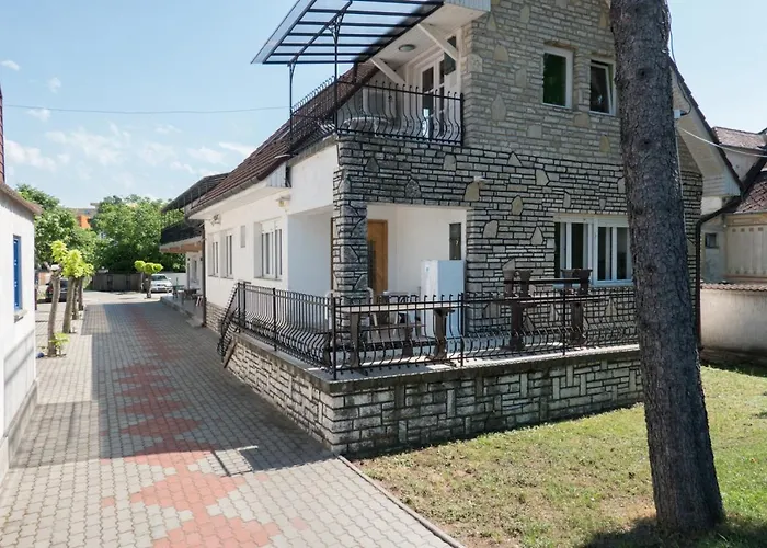 Mueller's 1 アパート *